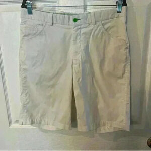 Betenly Men’s White Bellingham Golf Shorts Size 33